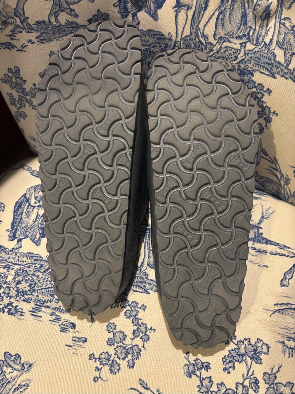 TWO PAIR of Birkenstock Arizona Essentials size 39 (8 1/2) - Picture 5 of 8